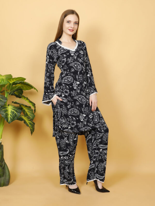 Navy Blue& White Floral Paisley Co-ord Set - Image 3