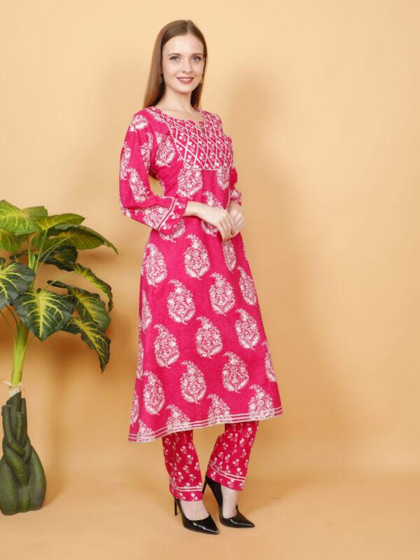 Elegant Pink Printed Kurta with Matching Pants - Image 3