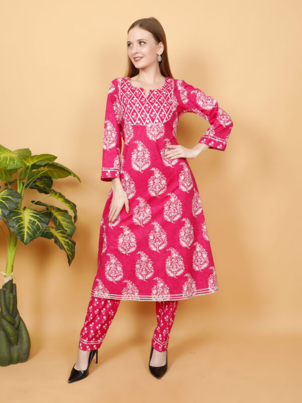 Elegant Pink Printed Kurta with Matching Pants - Image 4