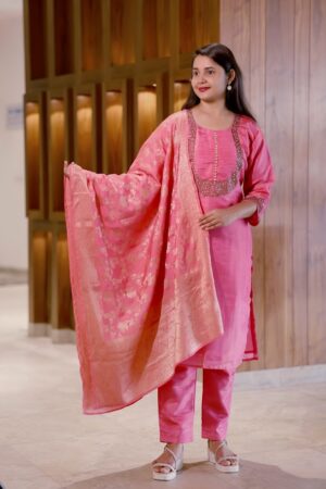 Elegant Pink Silk Kurta Set with Brocade Dupatta